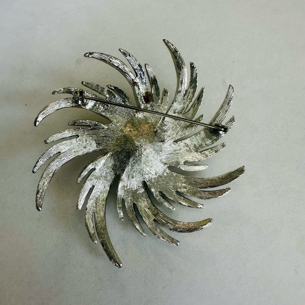 Sarah Coventry Silver Champagne Pearl Brooch - Picture 4 of 4